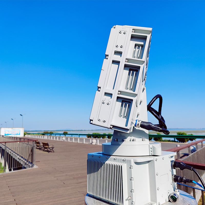 Radar de surveillance de cibles à basse altitude